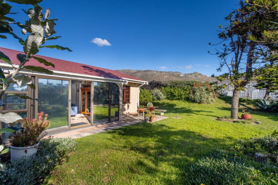 To Let 2 Bedroom Property for Rent in Fish Hoek Western Cape